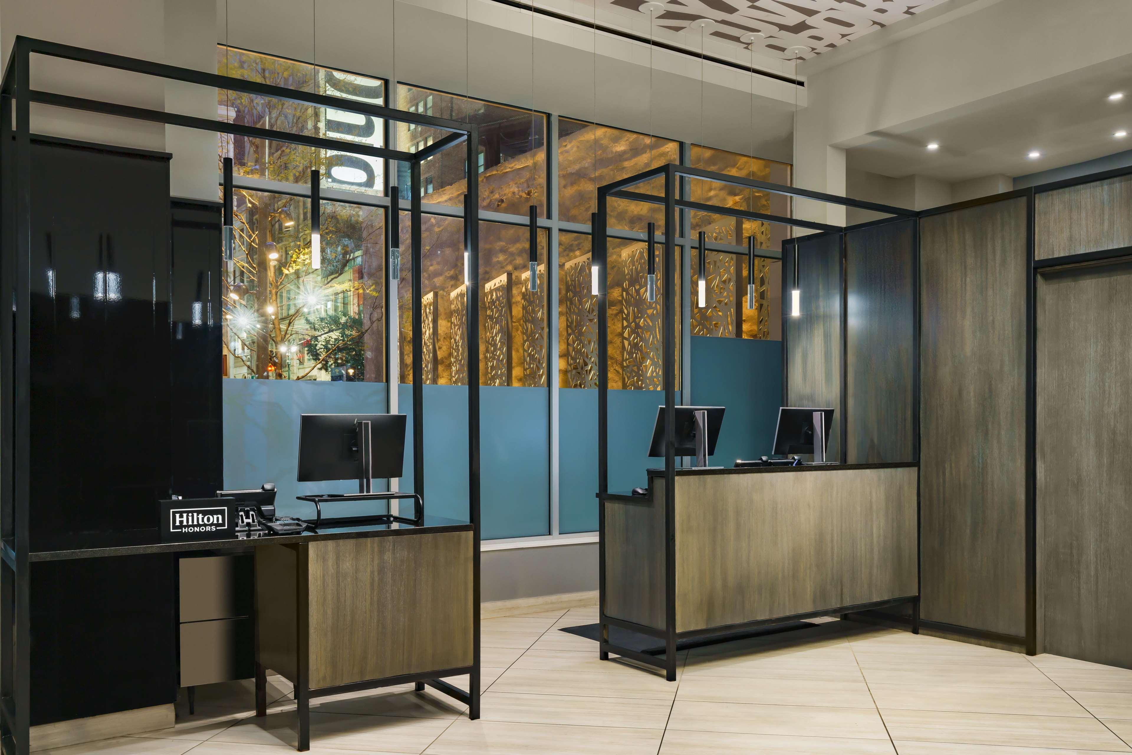 Hotel Doubletree By Hilton New York Times Square South Exterior foto
